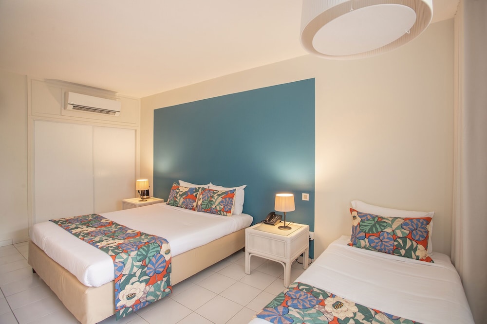 Standard Room (No Elevator) - Photo 9