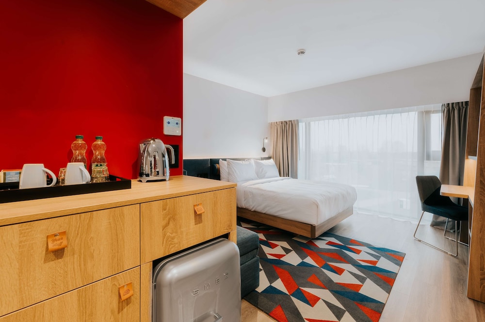 Premium Room, 1 Queen Bed with Sofa bed - Photo 8