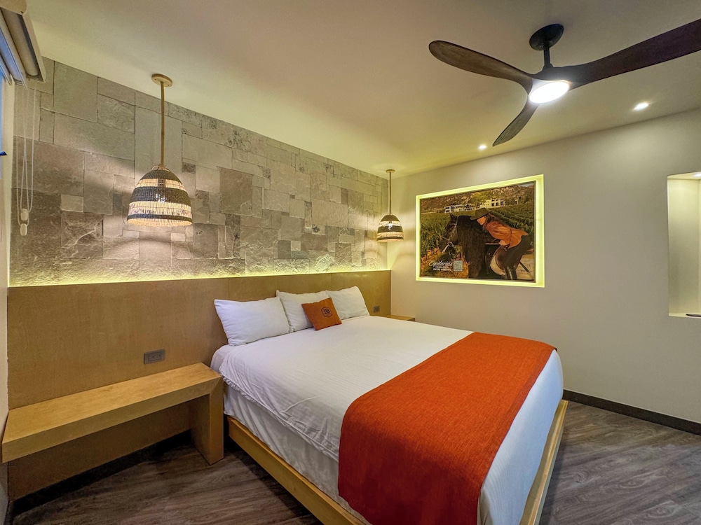 Deluxe Junior Suite photo 1