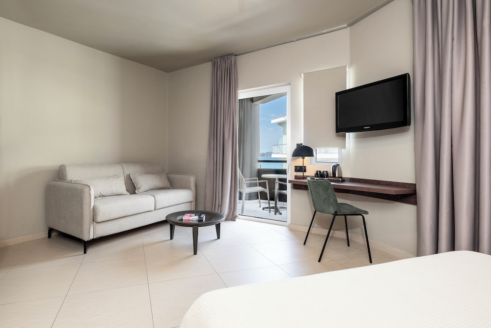 Junior Studio Suite photo 1