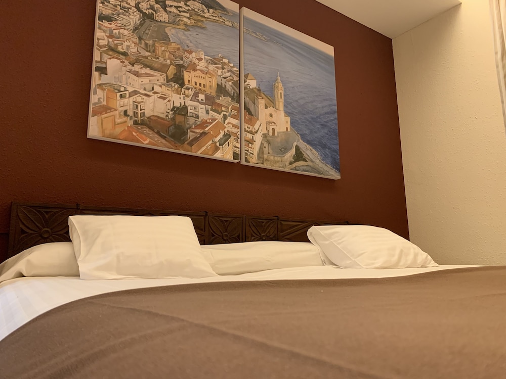 Double or Twin Room - Photo 2