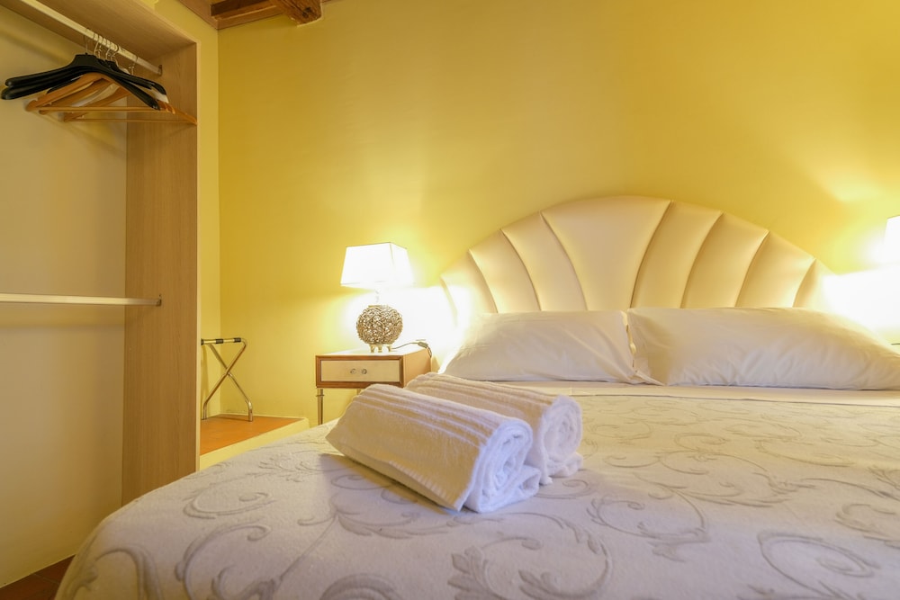Standard Double Room - Photo 3