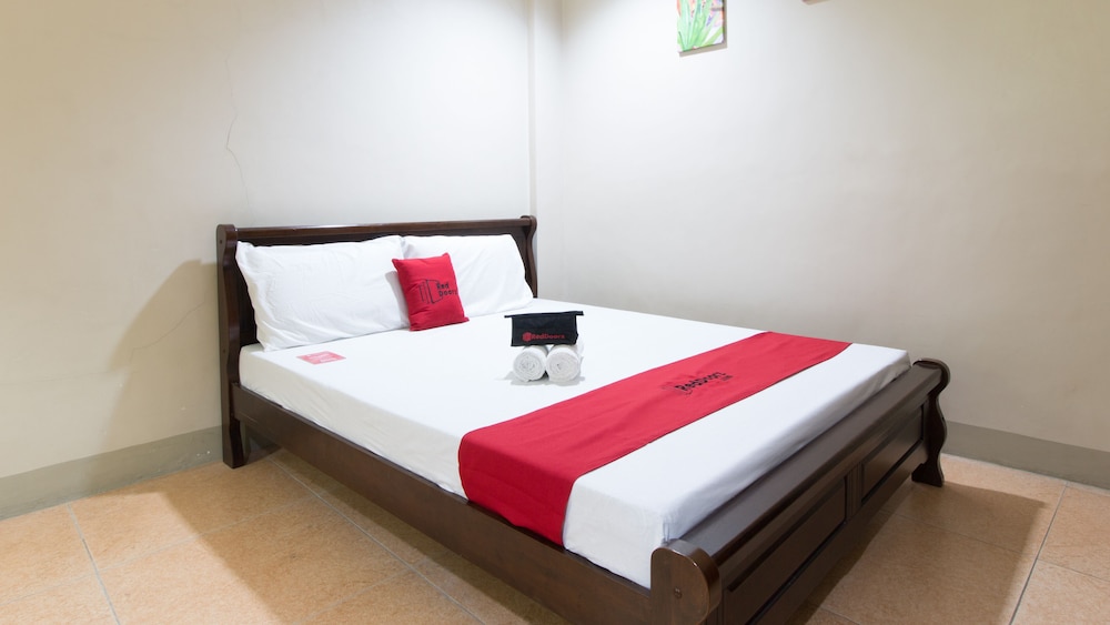 Double Room (Reddoorz) - Photo 1