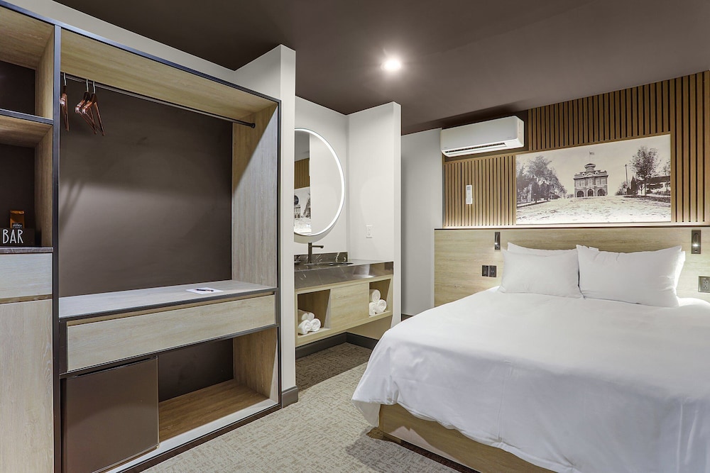 Economy Room