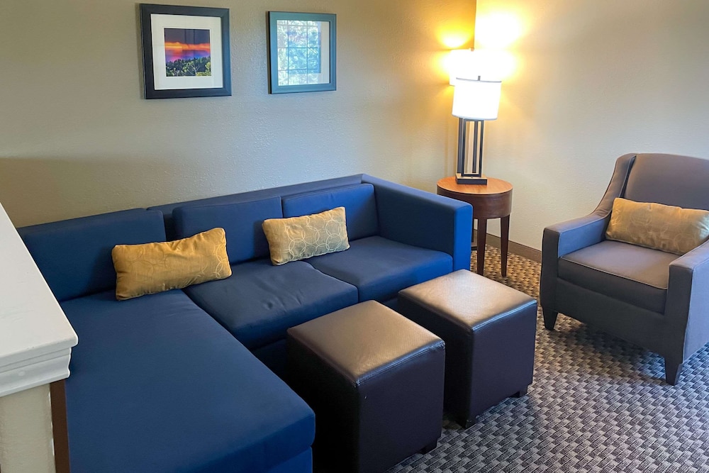 Suite, 2 Queen Beds, Non Smoking - Photo 11
