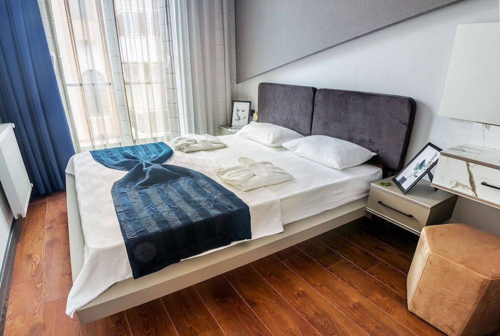 Deluxe Suite photo 2