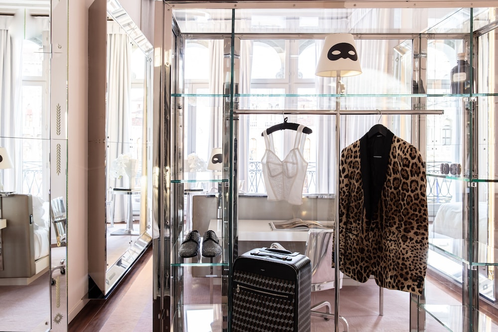 Signature Suite (Grand Canal) photo 2
