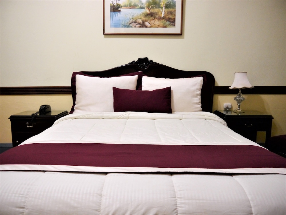 Original 1908 Economy Room