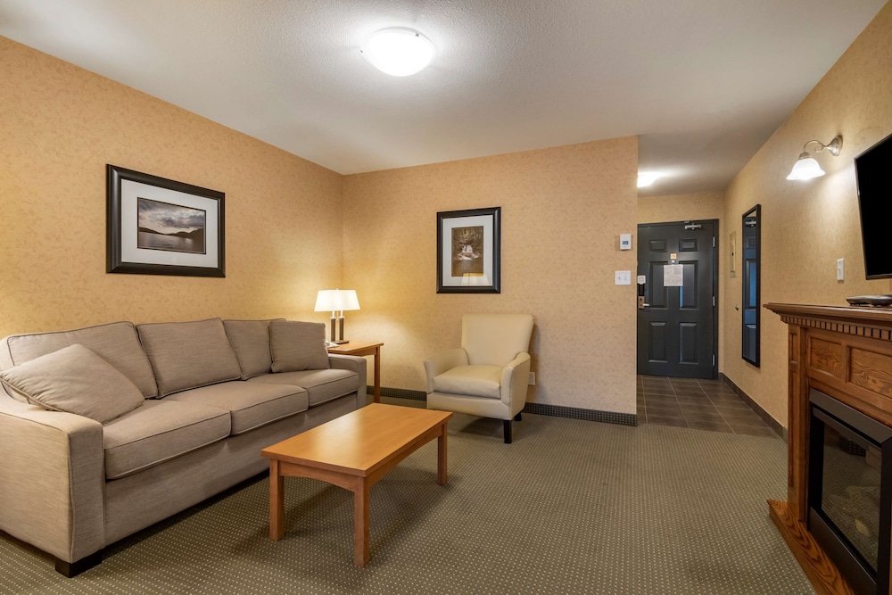 Suite, 1 King Bed, Non Smoking, Fireplace (with Sofabed) photo 1