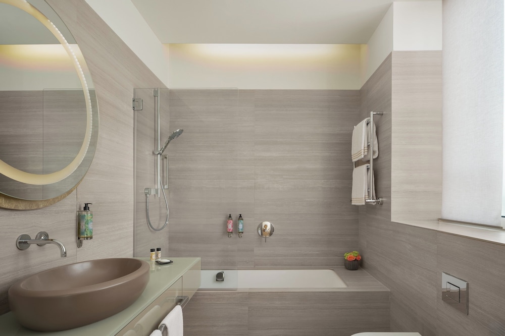 Panoramic Junior Suite thumbnail 5