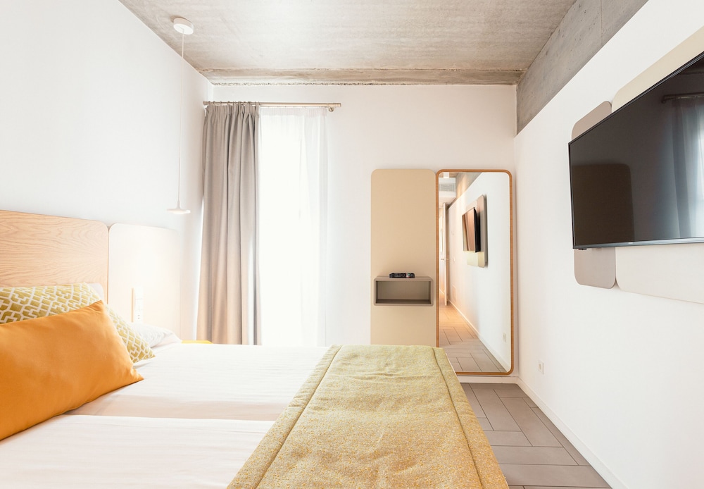 Classic Duplex (4 Adults + 1 Child)