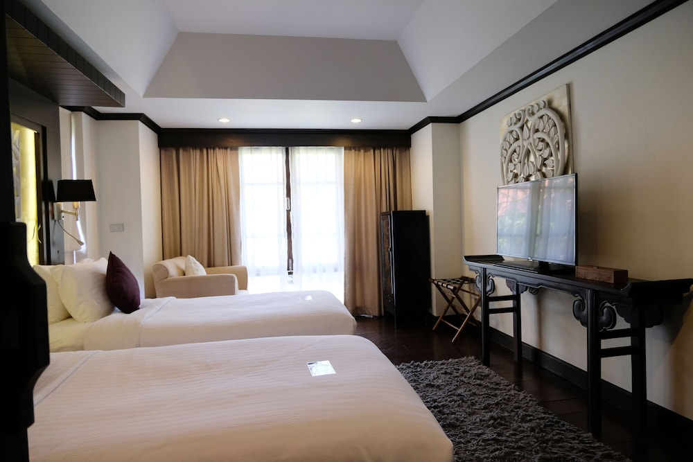 Suite, 2 Bedrooms - Photo 7