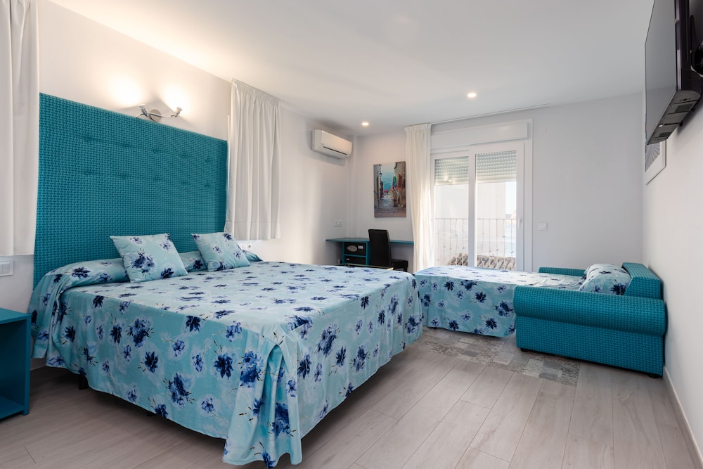 Standard Double or Twin Room, Balcony photo 3