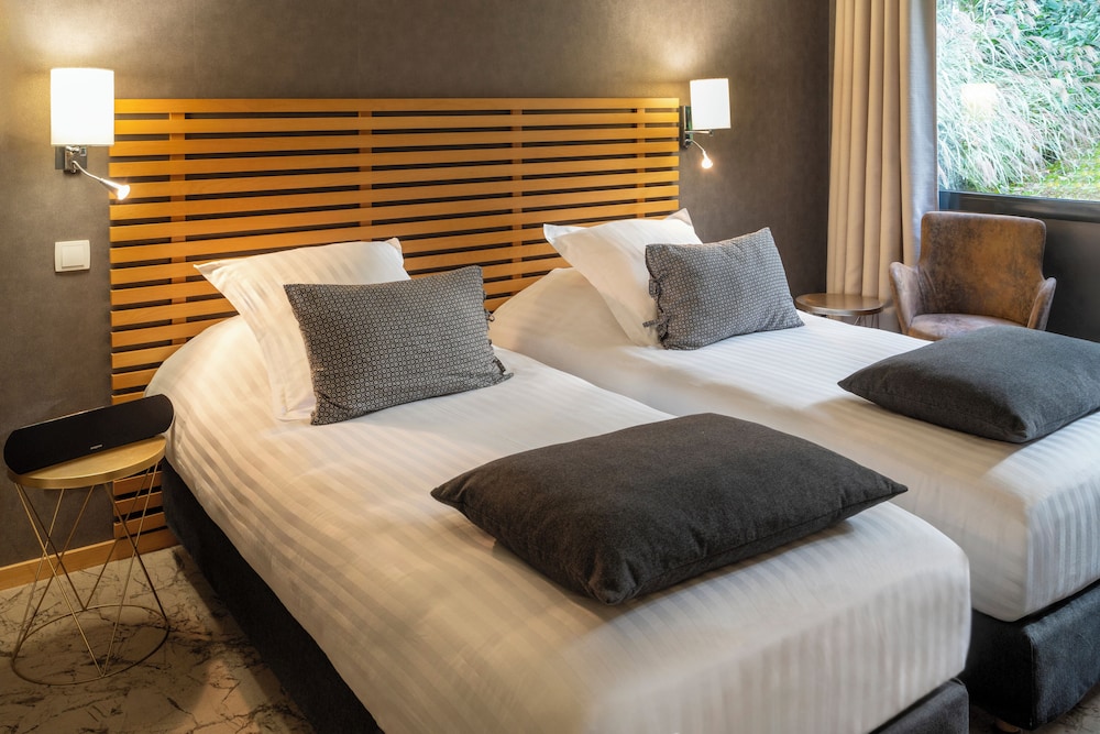 Exclusive Room, 1 Queen Bed (Twin bed on request) photo 2