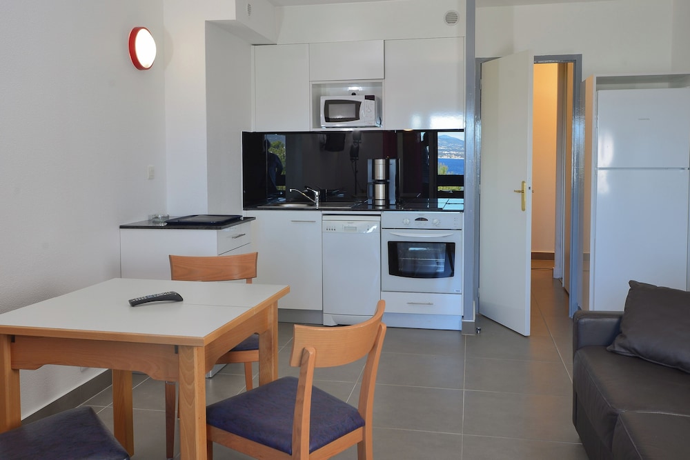 1 Bedroom Apartment 2 persons and 1 baby with Balcony photo 3