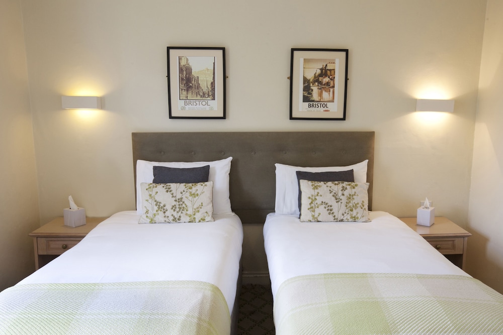 Standard Twin Room - Photo 2