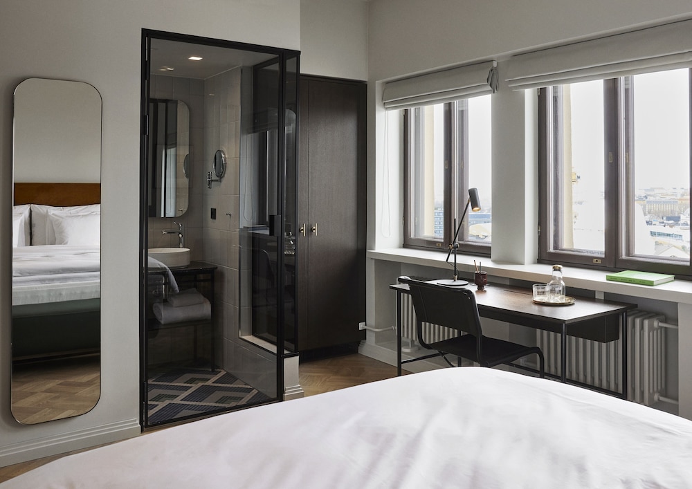 Room, 1 Queen Bed (Solo Up, with view)