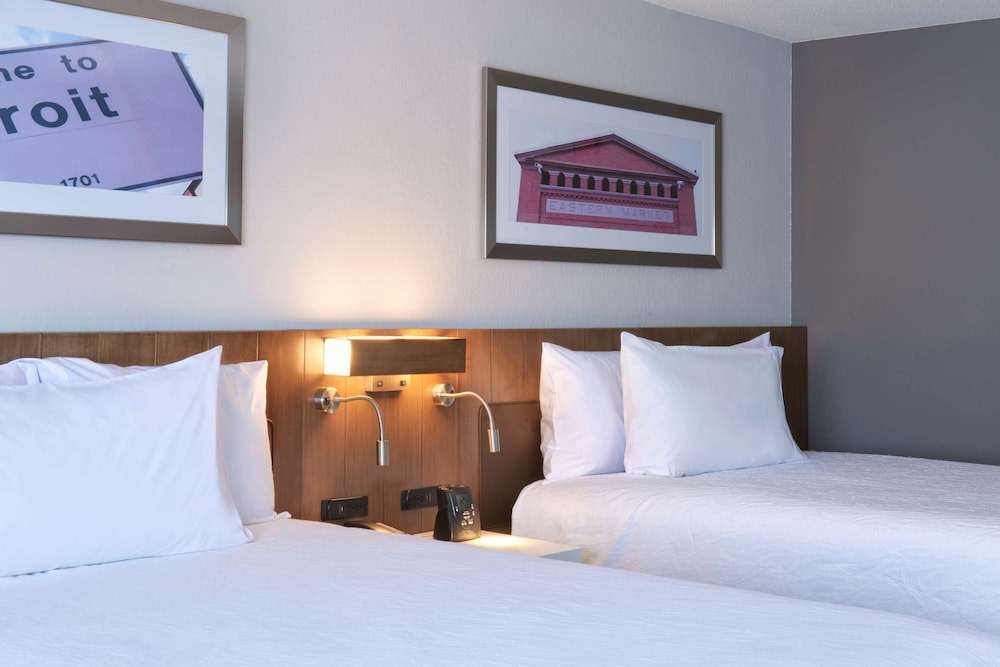 Room, 2 Queen Beds, Non Smoking (Drinks-Snacks) - Photo 1