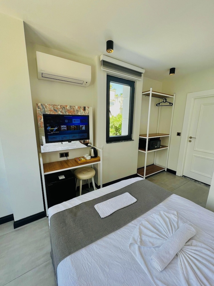 Deluxe Room - Photo 8