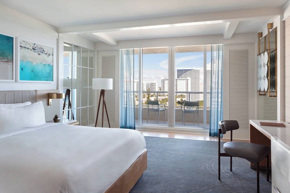 Club Room, 1 Double Bed, Partial Ocean View - Photo 1