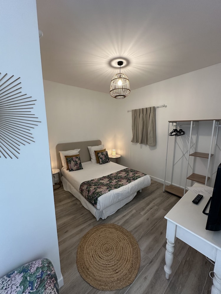Suite, 2 Bedrooms photo 2