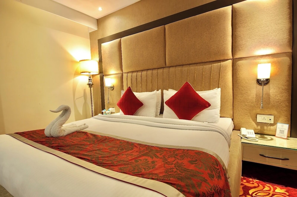 Premium Suite, 1 Double Bed, City View photo 2