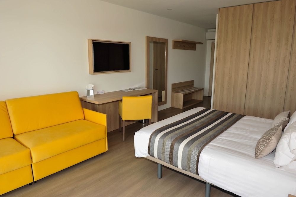 Club Double or Twin Room photo 2