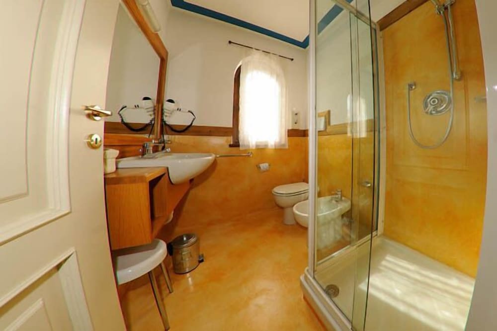 Superior Double Room - Photo 8
