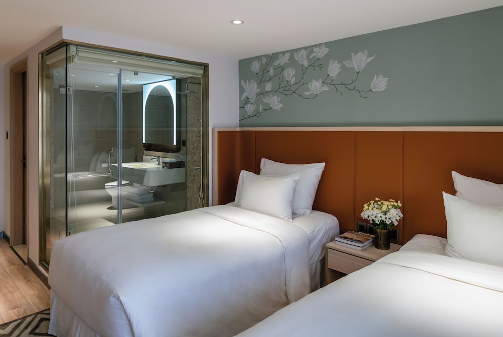 Deluxe Twin Room, City View photo 3