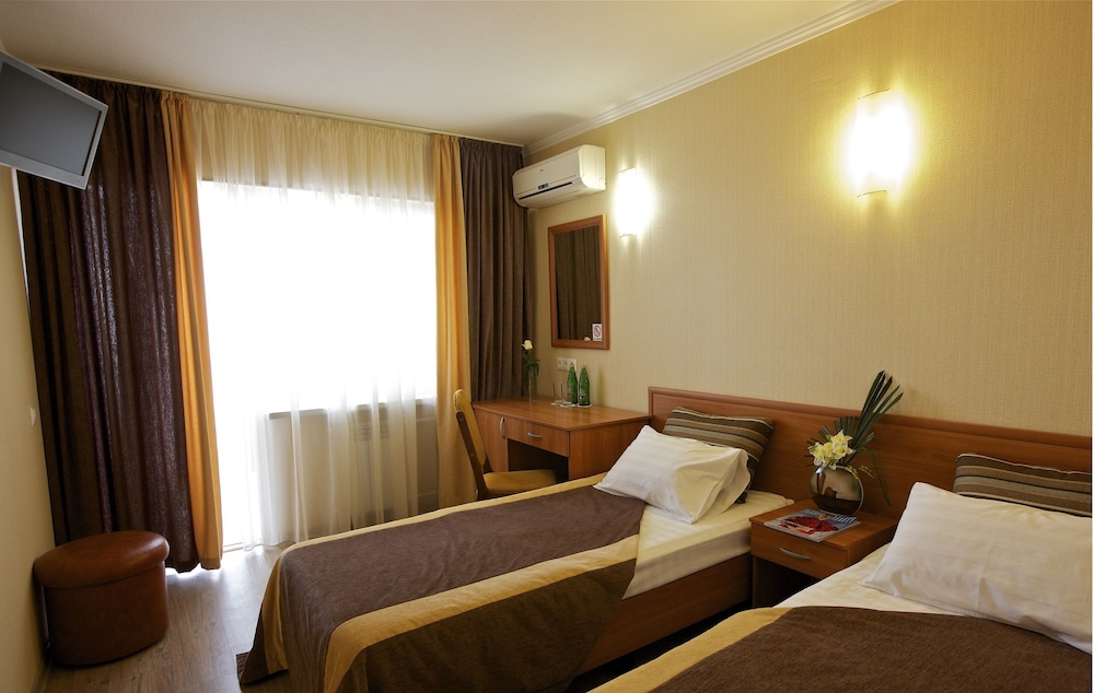 Standard Double Or Twin Room, 1 Double Or 2 Twin Beds, Sea View photo 2