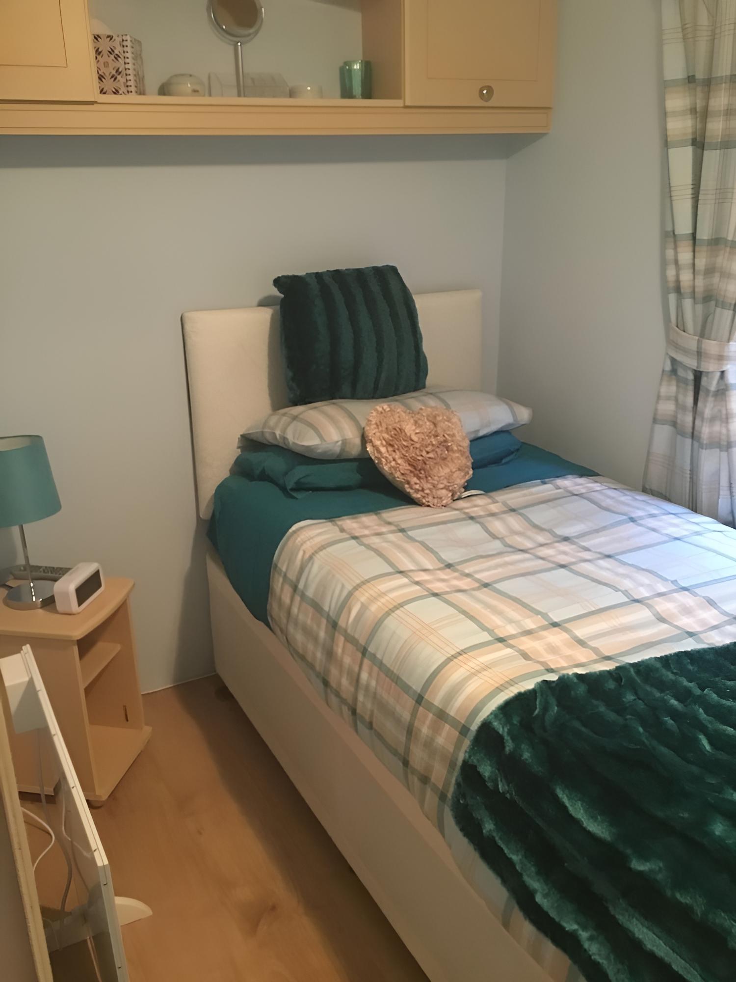 Static Room, 3 Bedrooms photo 3