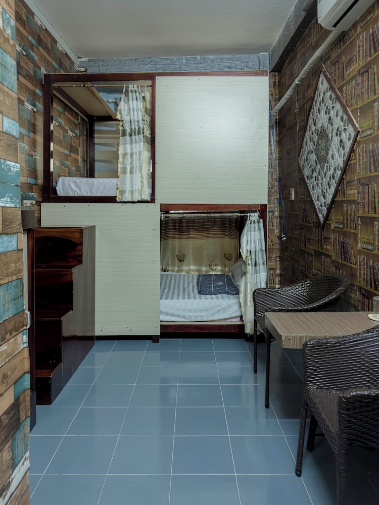 Double bed room with Outside bathroom photo 2