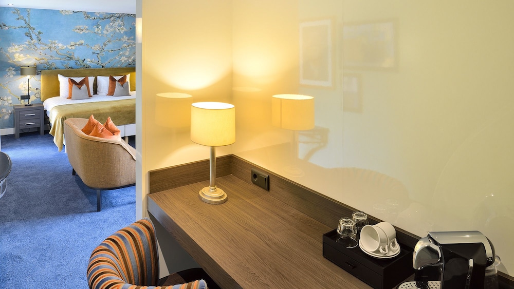 Executive Suite photo 2