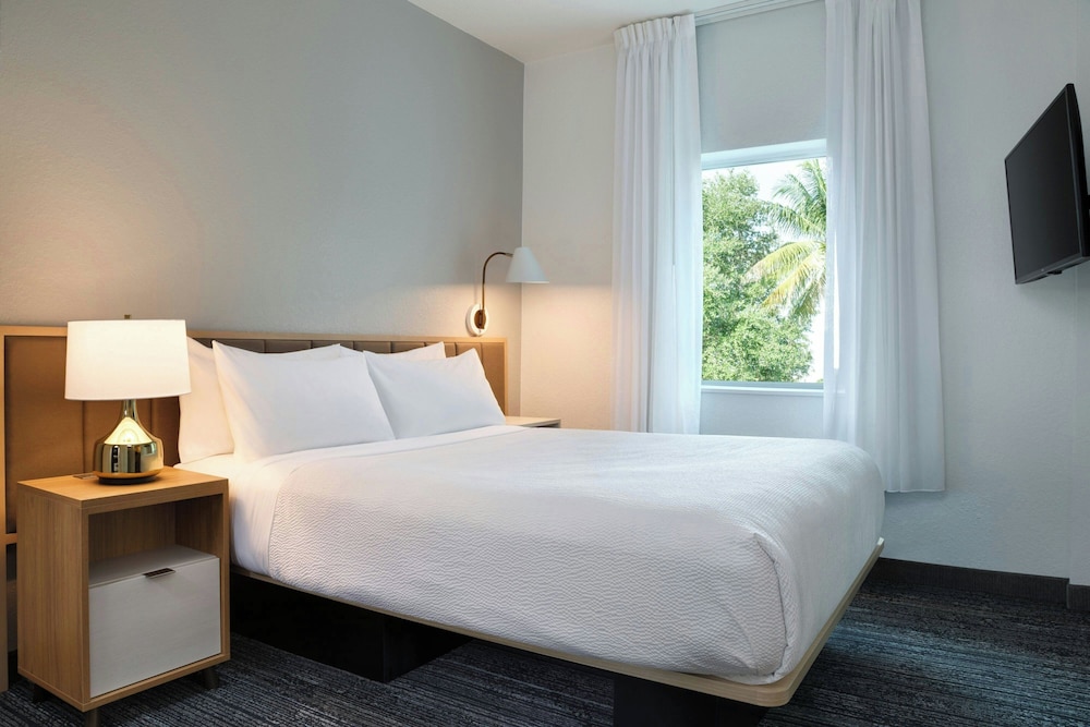 Suite, 1 Bedroom - Photo 3