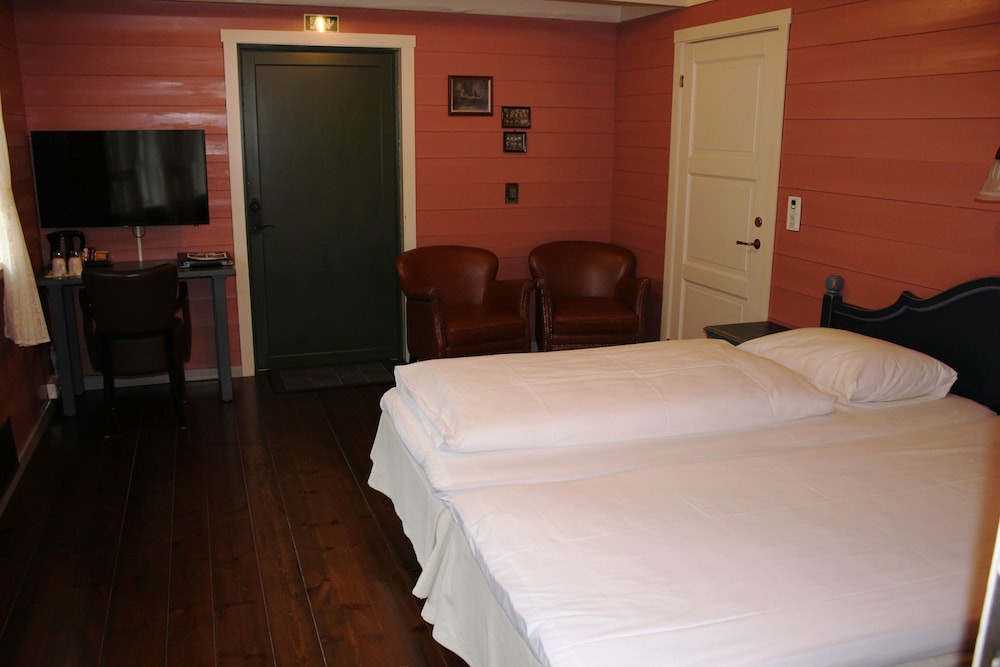 Standard Double or Twin Room photo 1