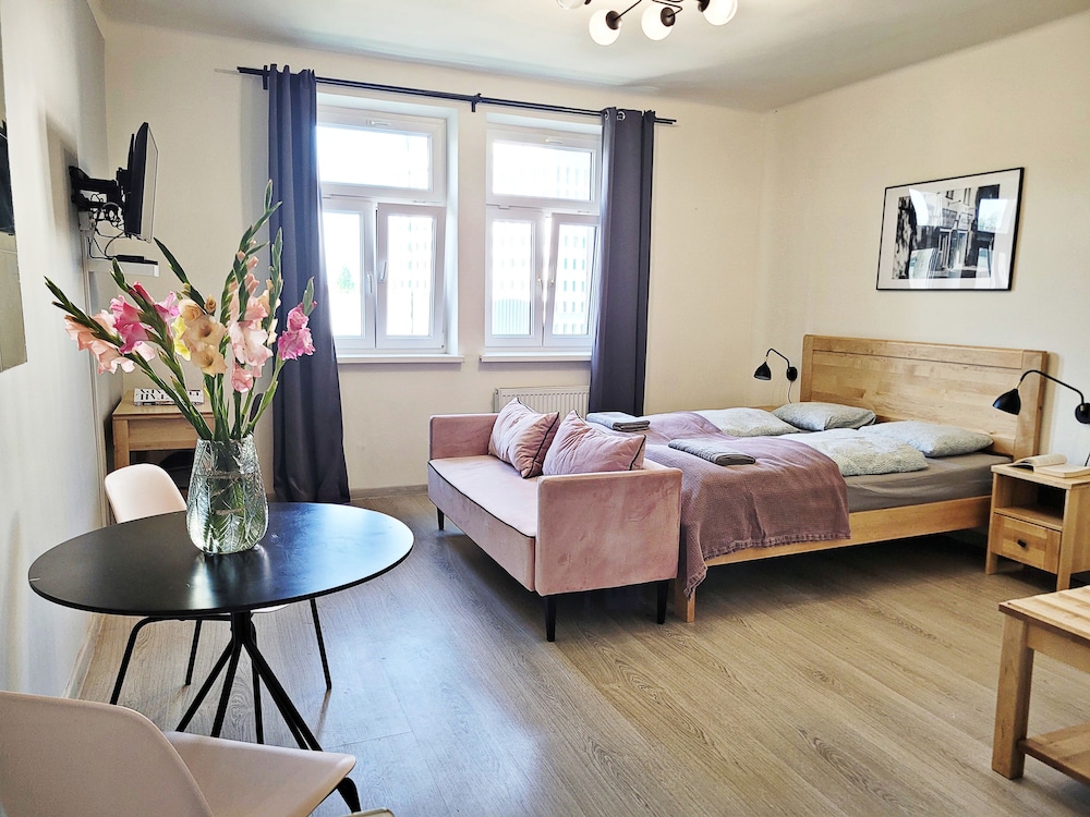 Standard Studio Suite, 1 Double Bed, City View