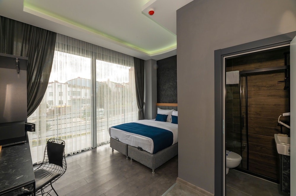 Deluxe Double or Twin Room, Balcony - Photo 1