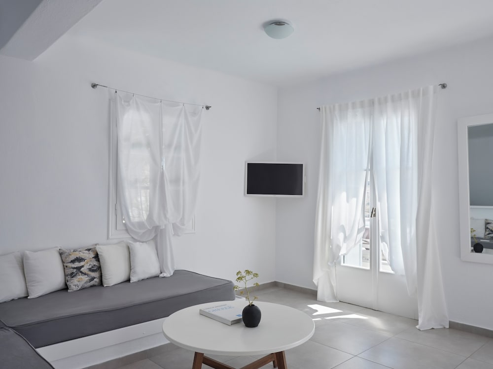 Junior Suite Sea View and Heated Tub - Photo 4