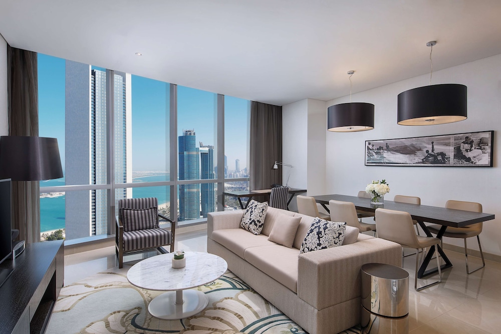 King Two Bedroom Apartment With Sea View