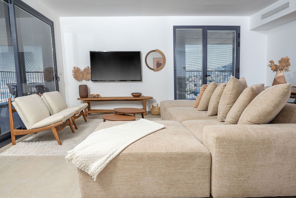 Luxury Apartment, 2 Bedrooms See View photo 3