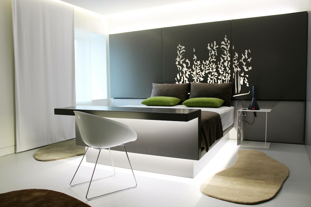 Suite, 1 King Bed (3)
