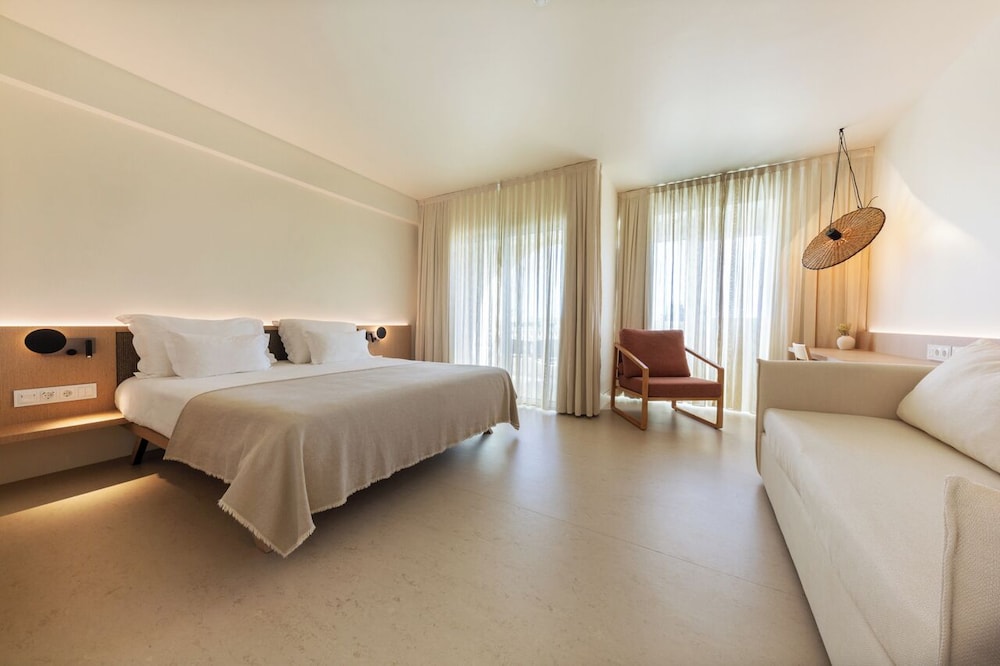 Premium Suite - Photo 9