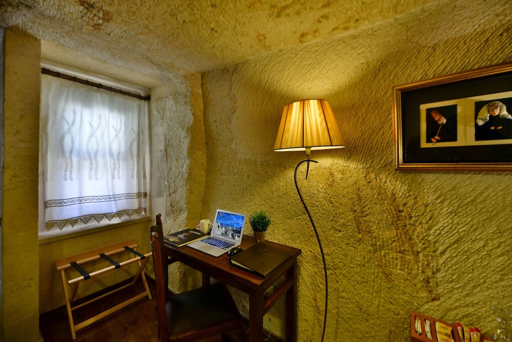 Superior Room (Cave) - Photo 10