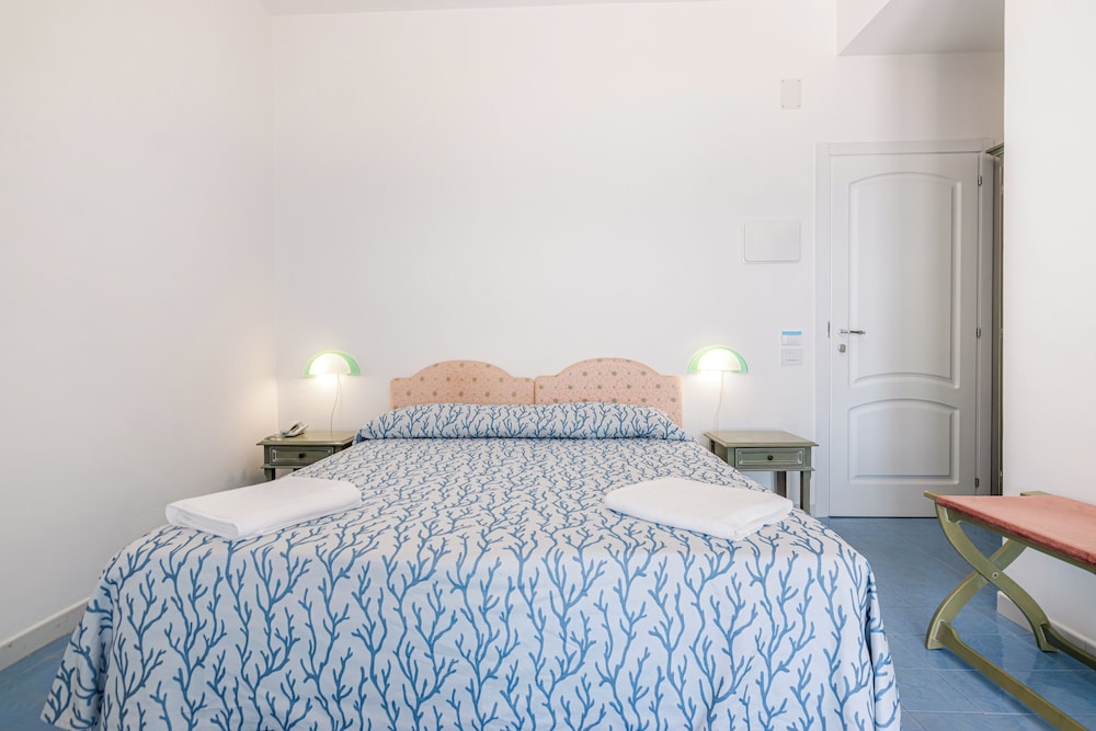 Deluxe Double Room, Sea View photo 3