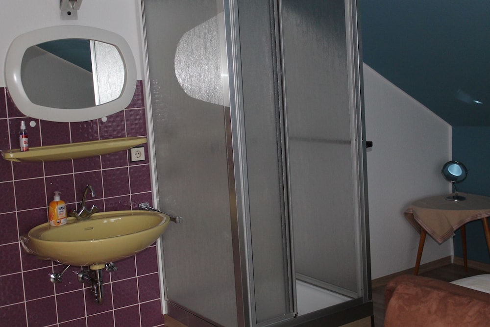 Double or Twin Room, Private Bathroom - Photo 5