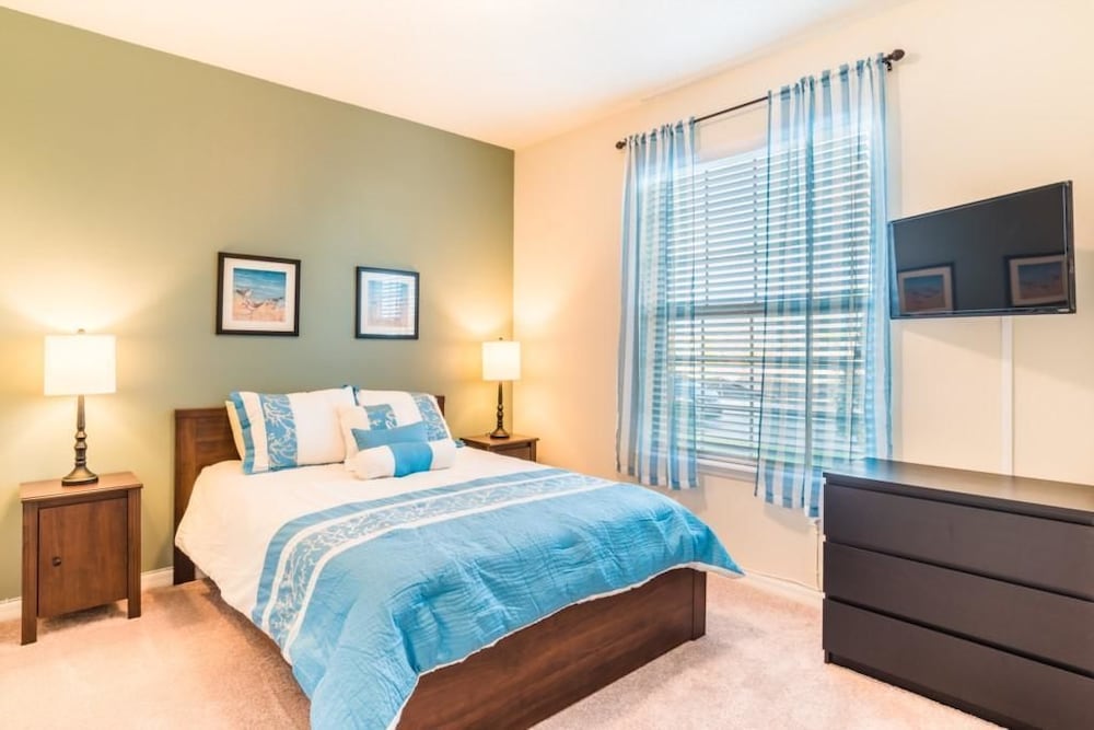 Townhome, Multiple Beds (Beautiful Windsor Villa)