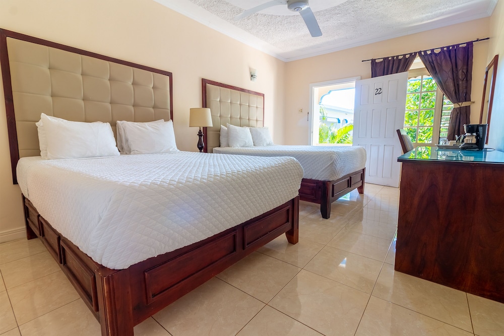 Superior Room, 2 Queen Beds - Photo 1