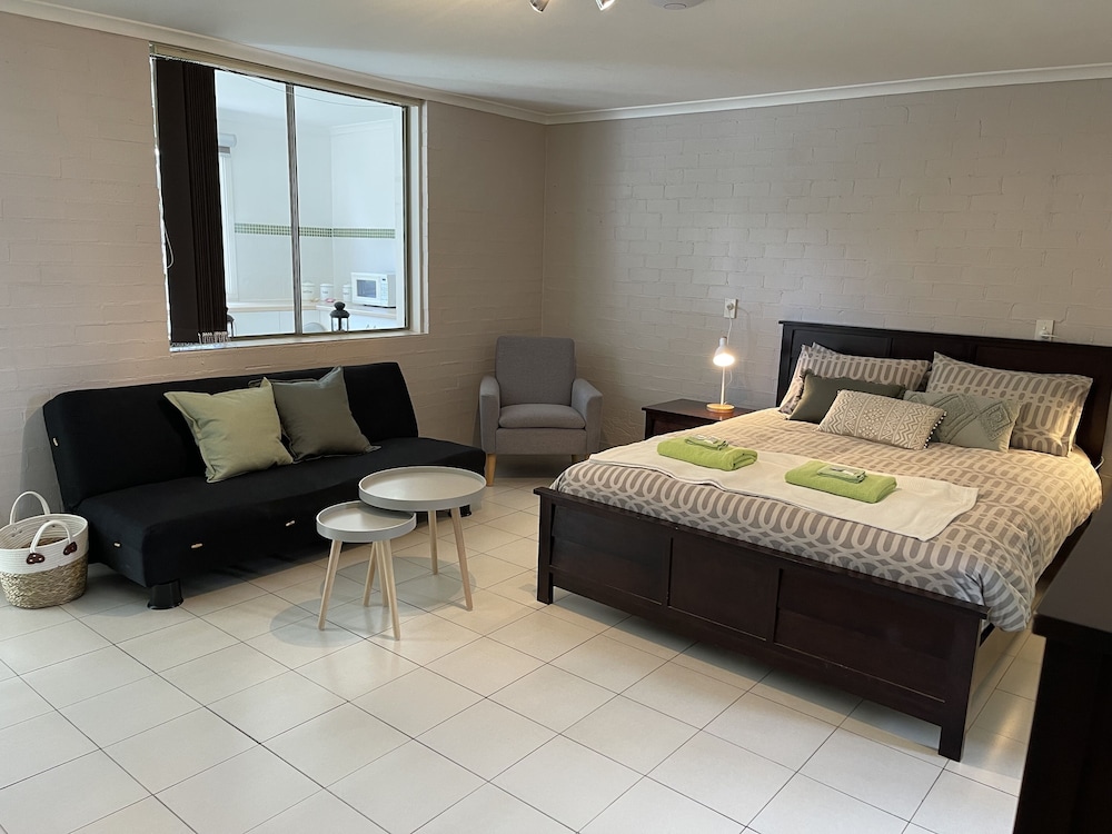The Deluxe Queen Room - Photo 7