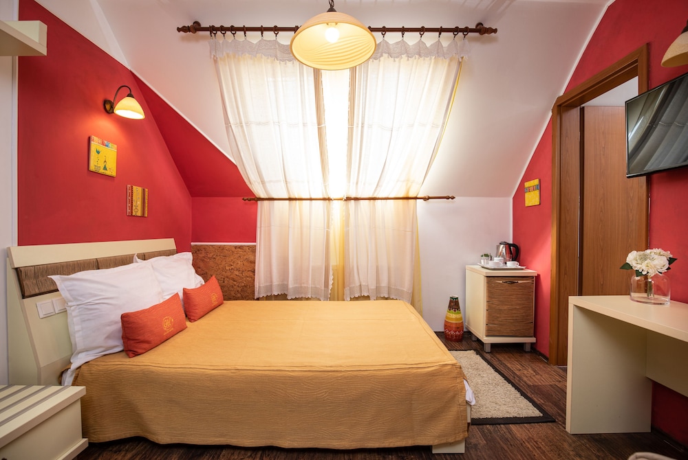 Economy Double Room - Photo 1