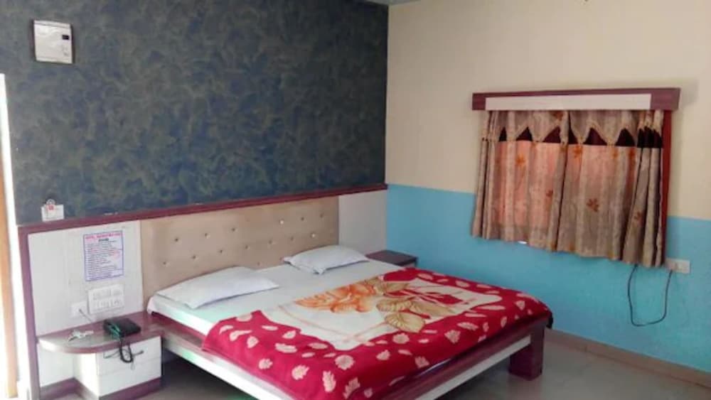 Deluxe Double Room, Multiple Beds photo 3